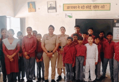 पुलिस की सेफ सिटी टीम ने राजकीय स्कूल हसनपुर में छात्र/छात्राओं को किया जागरूक